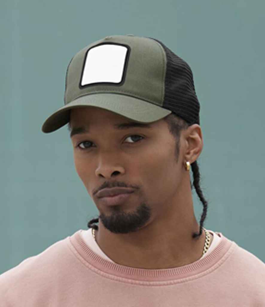 BB636 Beechfield Appliqué Patch 5 Panel Trucker Cap